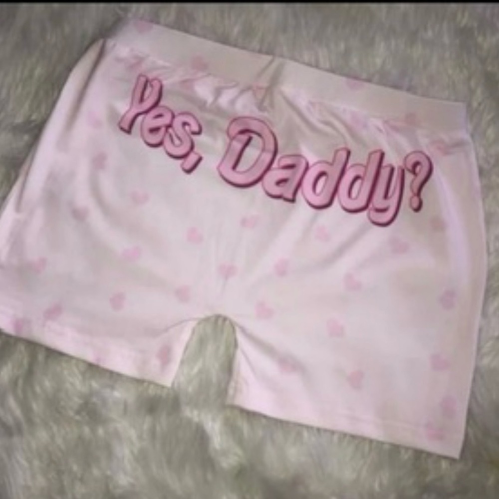 Yes daddy Shorts Size XL